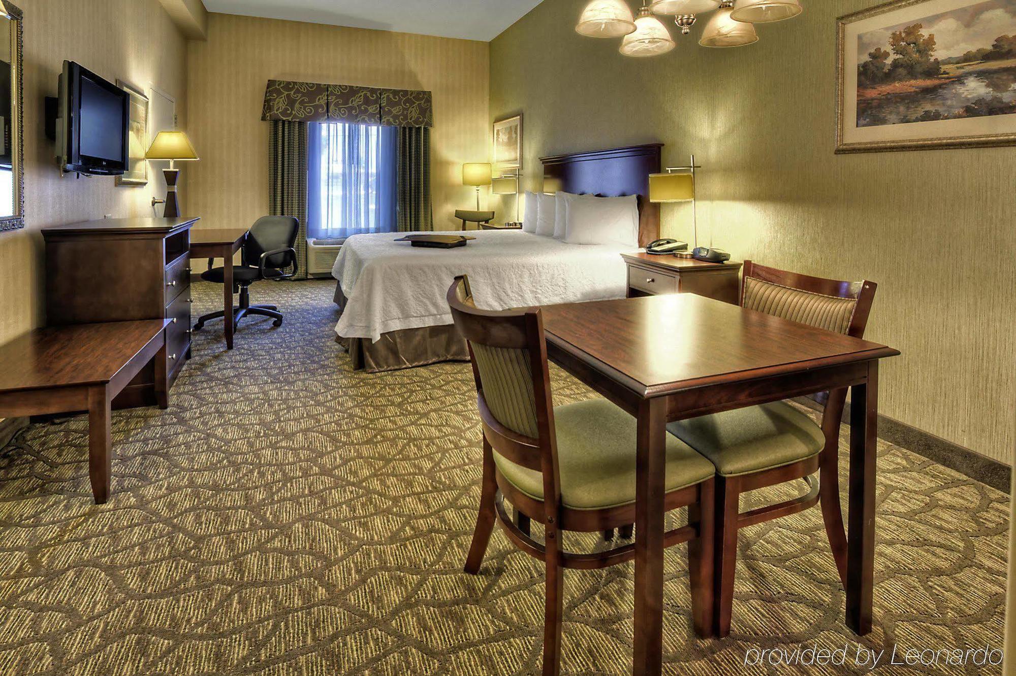 Hampton Inn Роки Маунт Екстериор снимка